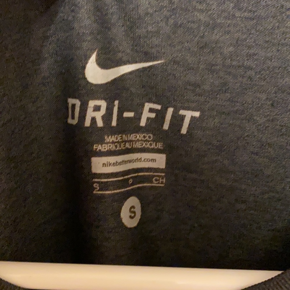 ❤️2 for $10 Nike Dry-Fit Shirt - Picture 2 of 4